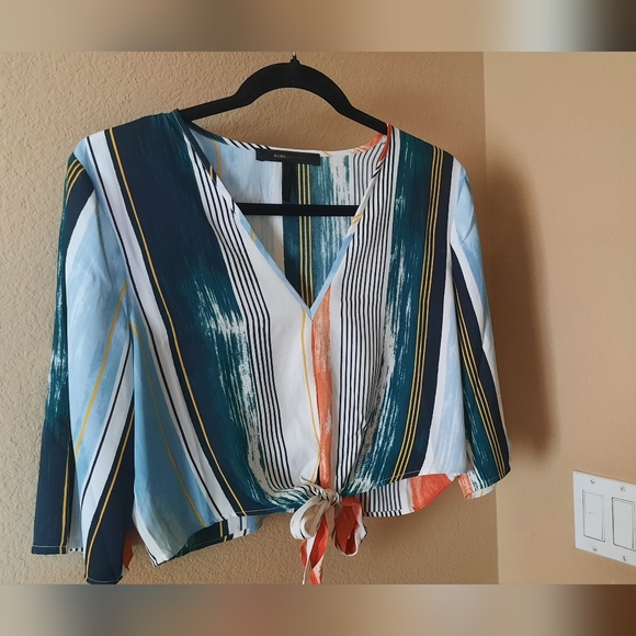 BCBG airy crop top - Picture 2 of 5